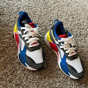 New Puma Sneakers.